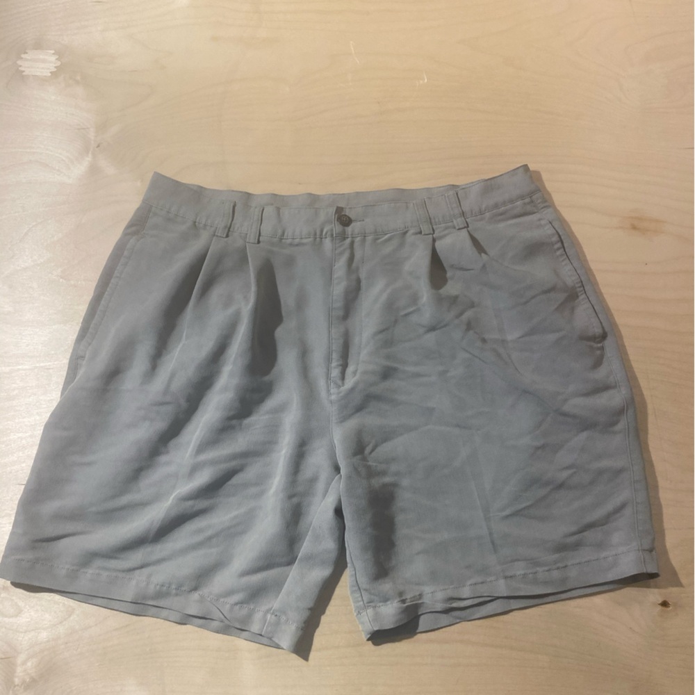 Bungalow Men's Gray Shorts 40 (FS)